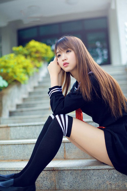 冠军蝶泳划水周期全程无明显波动，蝶泳 决赛